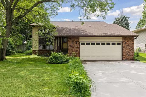 2510 Skillman Cir, North Saint Paul, MN 55109