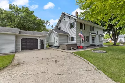205 Pine St, Lucan, MN 56255