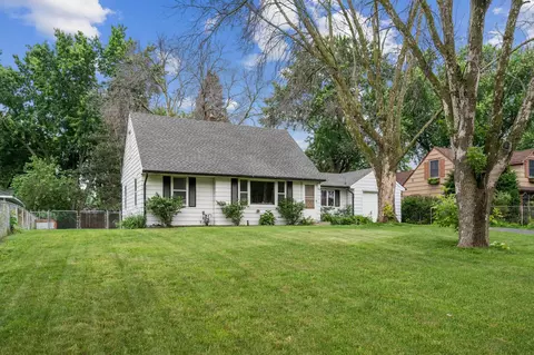 184 Skillman Ave E, Maplewood, MN 55117