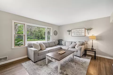 184 Skillman Ave E, Maplewood, MN 55117 photo 3