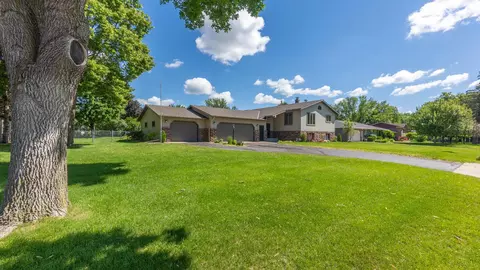5859 Sandy Dr, Saint Cloud, MN 56303