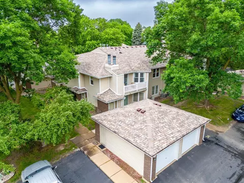 1034 E Travelers Trl E #34, Burnsville, MN 55337