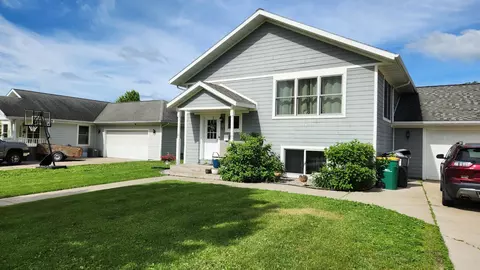 923 NE 1st Ave, Grand Rapids, MN 55744