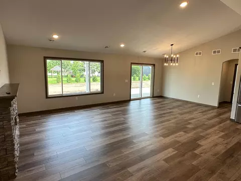 1690 Hurst Castle Rd, Saint Cloud, MN 56303 photo 3