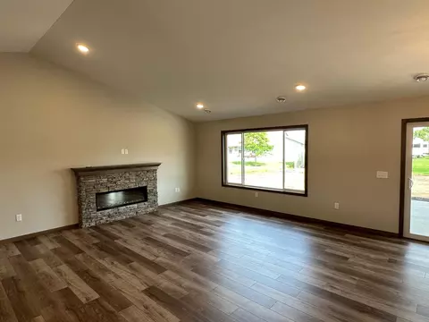 1690 Hurst Castle Rd, Saint Cloud, MN 56303 photo 2