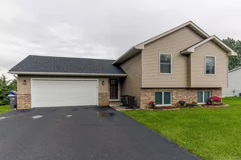 1350 Dutch Heritage Ln, Baldwin, WI 54002