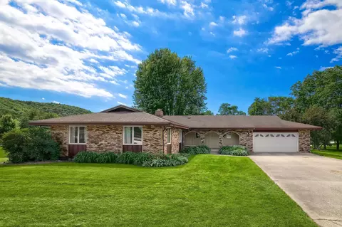 190 Cornforth Rd, La Crescent, MN 55947