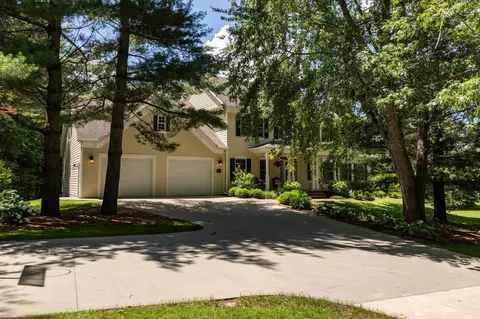 7893 Cedar Crest Ln NW, Rochester, MN 55901
