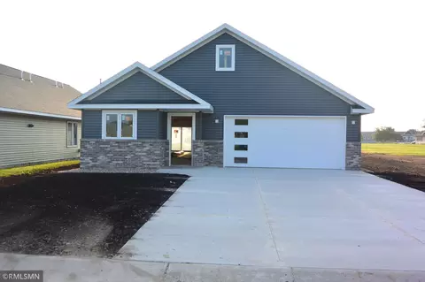 1510 Elsie Dr N, Glencoe, MN 55336