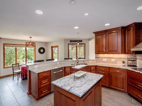 3715 Blackhawk Lake Ct, Eagan, MN 55122 photo 13