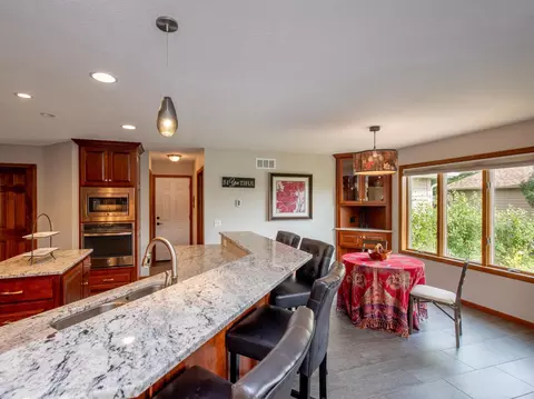 3715 Blackhawk Lake Ct, Eagan, MN 55122 photo 9