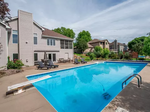3715 Blackhawk Lake Ct, Eagan, MN 55122 photo 2