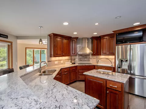 3715 Blackhawk Lake Ct, Eagan, MN 55122 photo 11