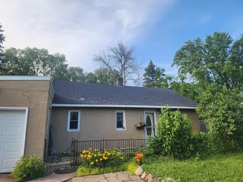 6390 10th St N, Oakdale, MN 55128