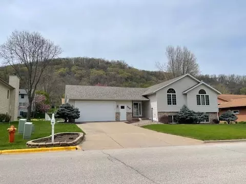 239 Valley Oaks Dr, Winona, MN 55987