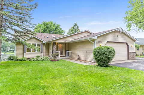 30050 Norelius Dr, Lindstrom, MN 55045