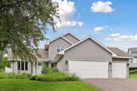 8601 Trista Ln E, Saint Bonifacius, MN 55375