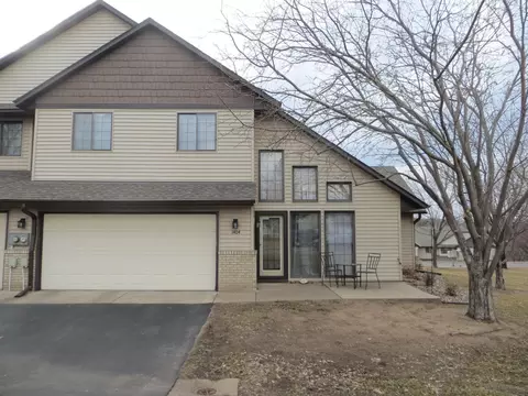 1404 Cottage Dr, Stillwater, MN 55082