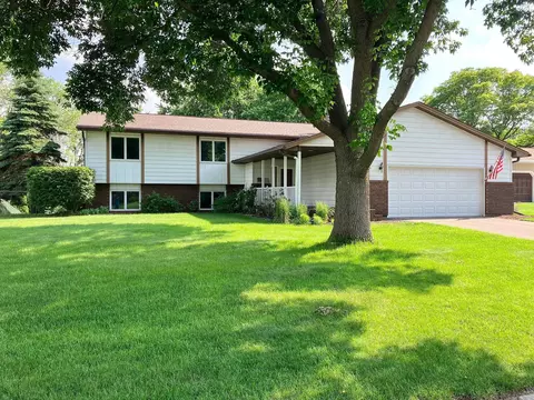 5247 W 111th St, Bloomington, MN 55437