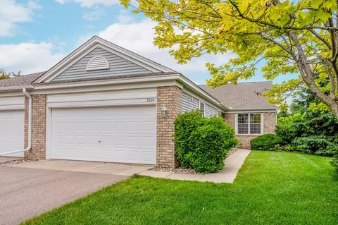 2820 Century Trl, Chanhassen, MN 55317
