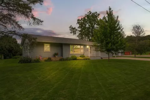 405 2nd Ave SE, Medford, MN 55049