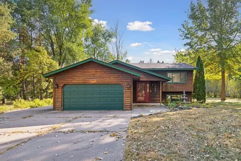 5725 261st St, Wyoming, MN 55092