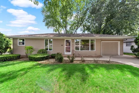 870 Pandora Dr NE, Fridley, MN 55432