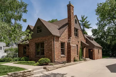 612 15th Ave SW, Rochester, MN 55902