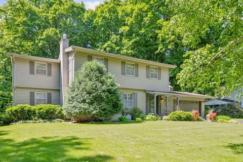 4031 Thrushwood Ln, Minnetonka, MN 55345
