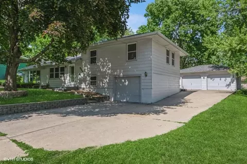 2310 Tower View Cir, Bloomington, MN 55431