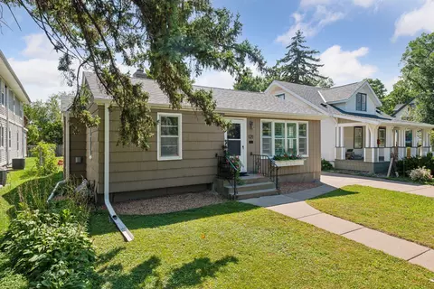 121 Cedar Lake Rd S, Minneapolis, MN 55405