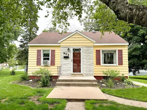 609 S Peck St, Fergus Falls, MN 56537