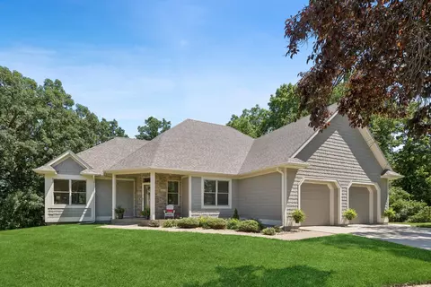 2812 Devon Ln NE, Rochester, MN 55906