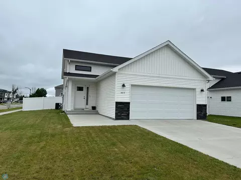 6695 Toronto Dr S, Fargo, ND 58104