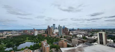 410 Groveland Ave #1703, Minneapolis, MN 55403