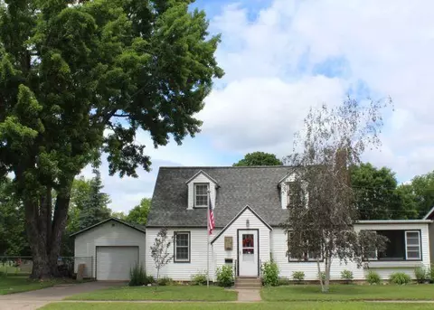 614 2nd St NW, Aitkin, MN 56431
