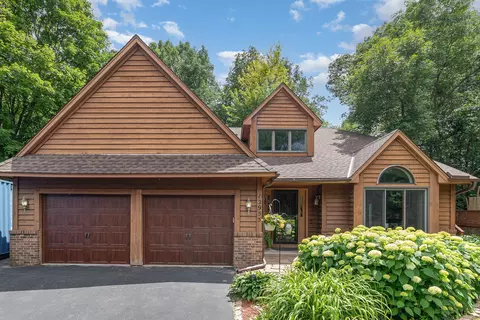 12955 56th Ave N, Plymouth, MN 55442