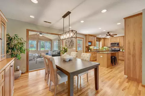 1808 Raleigh Dr, Burnsville, MN 55337