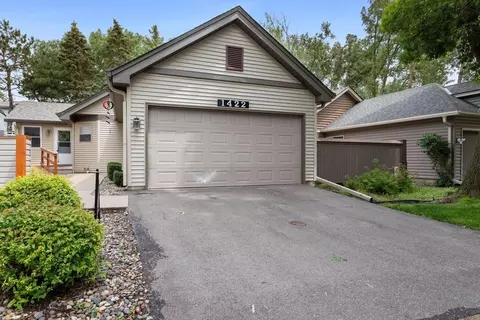 1422 Granada Rd N, Oakdale, MN 55128