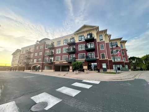 4100 Spring St #311, Spring Park, MN 55384