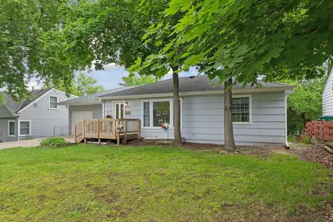 8911 Stanlen Rd, Saint Louis Park, MN 55426