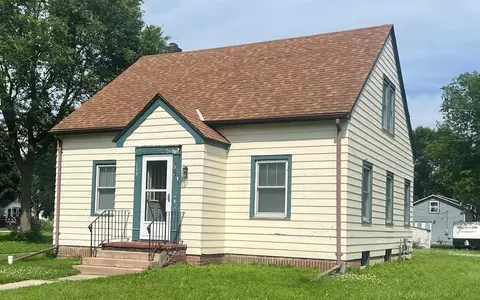 145 N Milky Way St N, Cosmos, MN 56228