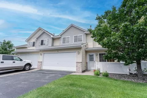 3534 Sterling Heights Dr #B, River Falls, WI 54022