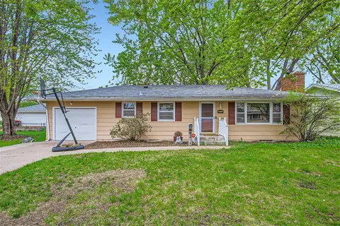 6812 45th Pl N, Crystal, MN 55428
