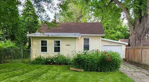 1430 Stickney Ave, South Saint Paul, MN 55075
