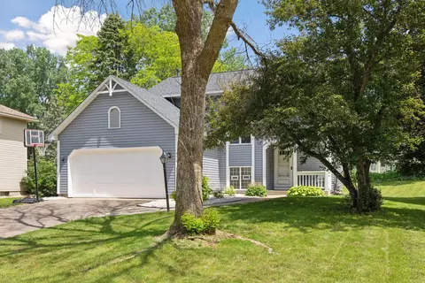 470 Mary St S, Maplewood, MN 55119