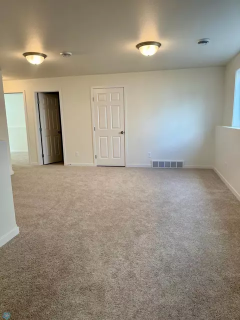 2513 Fulton Loop S, Fargo, ND 58104 photo 8