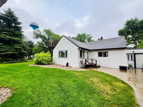 206 6th St E, Herman, MN 56248 photo 2