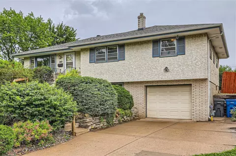 240 Kennard St, Saint Paul, MN 55106