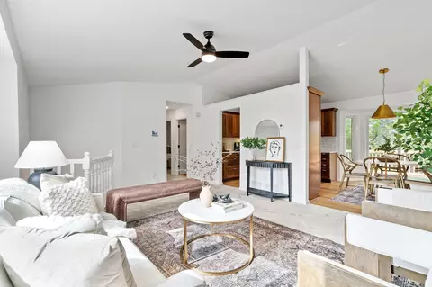 8460 Bittern Ct, Chanhassen, MN 55317